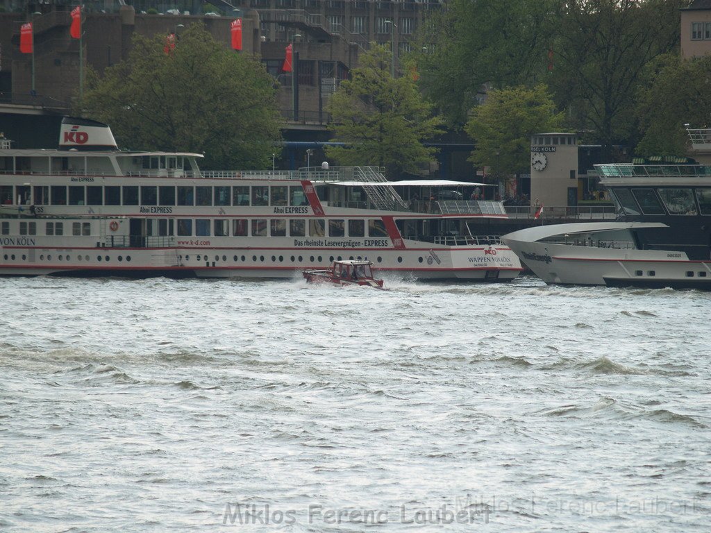 Uebungsfahrt Loeschboot und Ursula P93.JPG